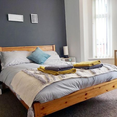 Comfy 4 Bed Home Away From Home Coventry Bagian luar foto