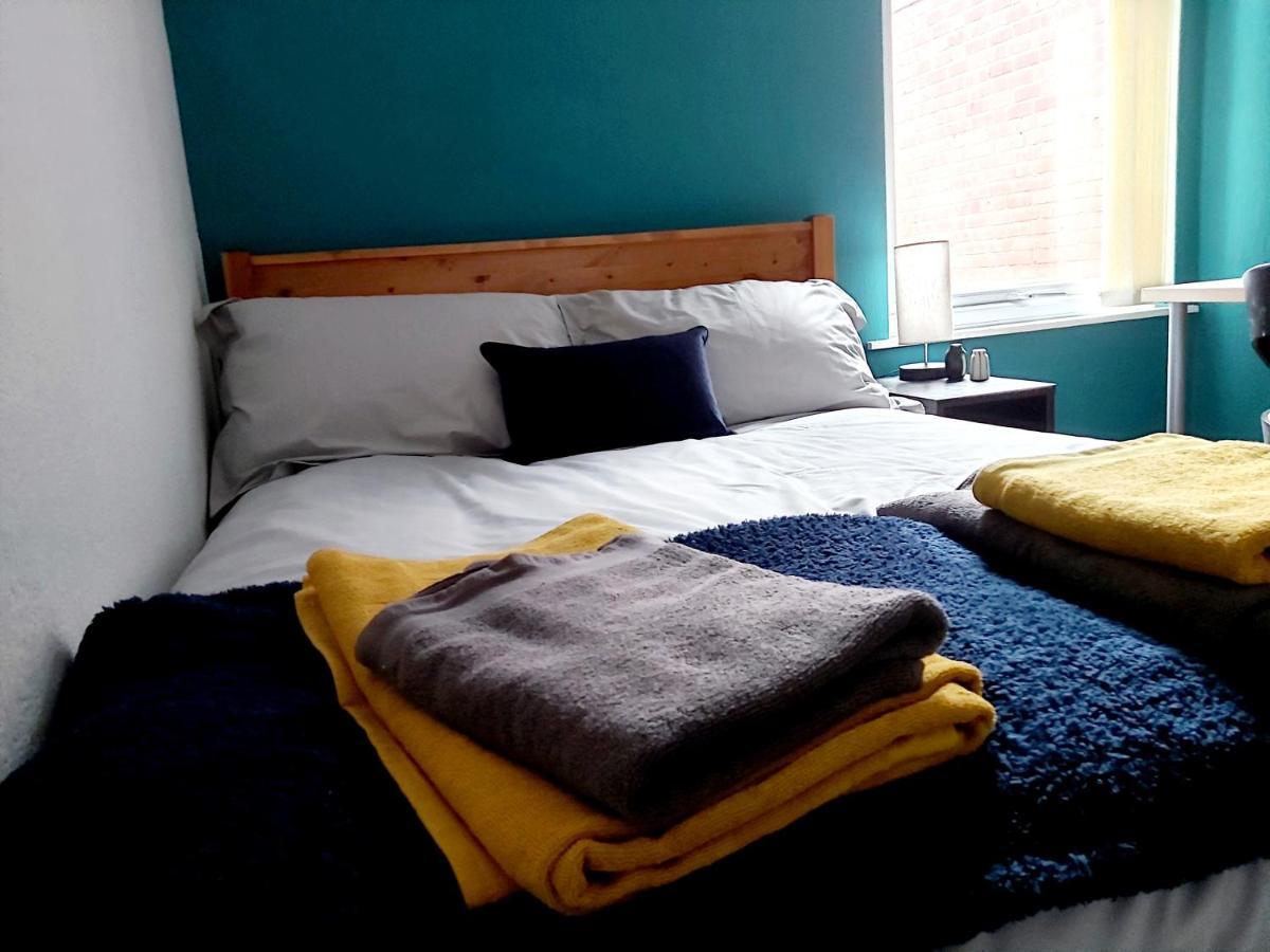 Comfy 4 Bed Home Away From Home Coventry Bagian luar foto